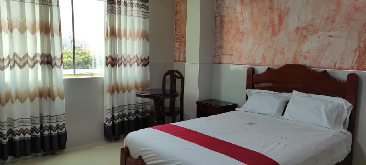 Hotel Real Bolivar Chimbote Exterior foto